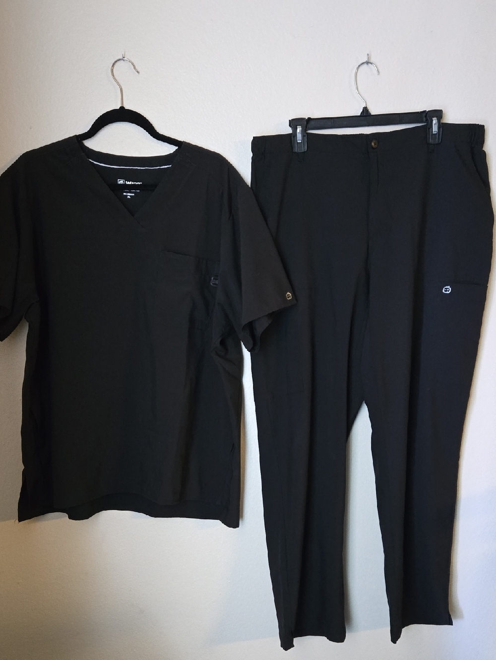 W123 Men's XL Black Scrub Set Medical Uniform Cargo Scrubs Multi Pocket EUC